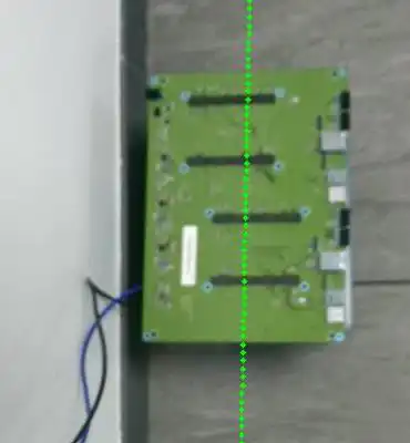 CB in prova, ripreso con la telecamera integrata Q2 di Ommatidia. La linea di punti rappresenta le posizioni dei 65 punti di misurazione simultanei utilizzati per l'acquisizione delle vibrazioni.