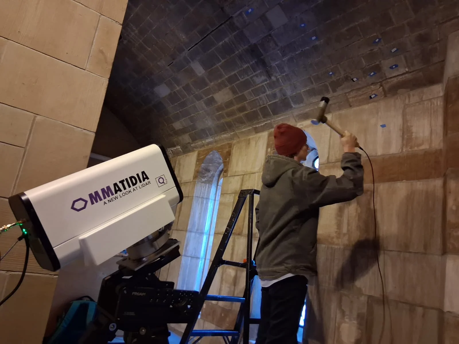 Controlled hammer impact on the Saint Thomas Guastavino vault with the Q2 measuring response